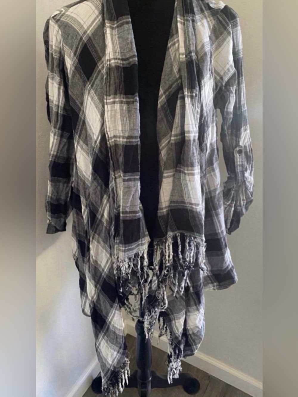 Women’s Black & White Plaid Cardigan (Size L)